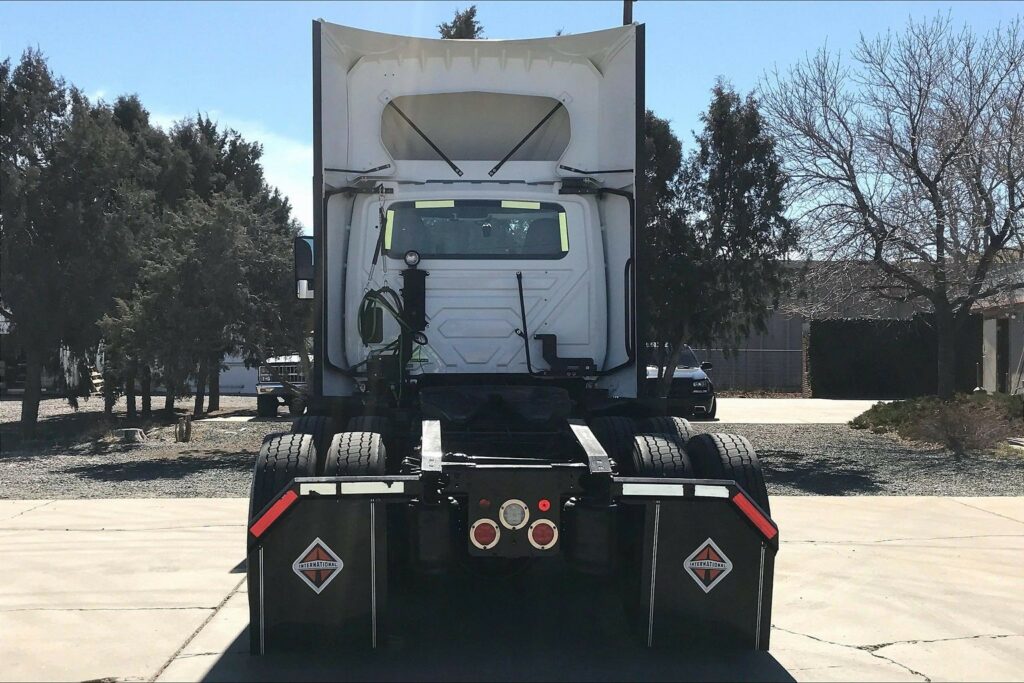 2021 CUM LT625 6×4 Day Cab