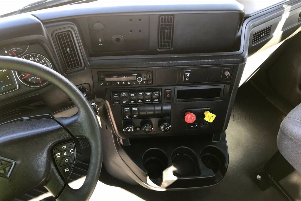 2021 CUM LT625 6×4 Day Cab