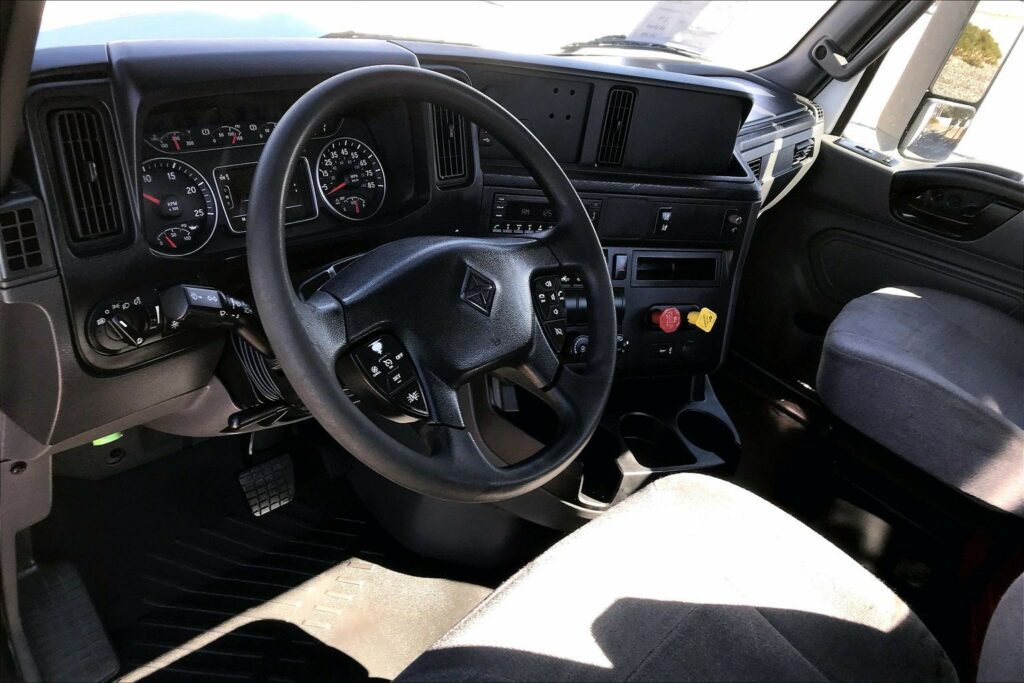 2021 CUM LT625 6×4 Day Cab