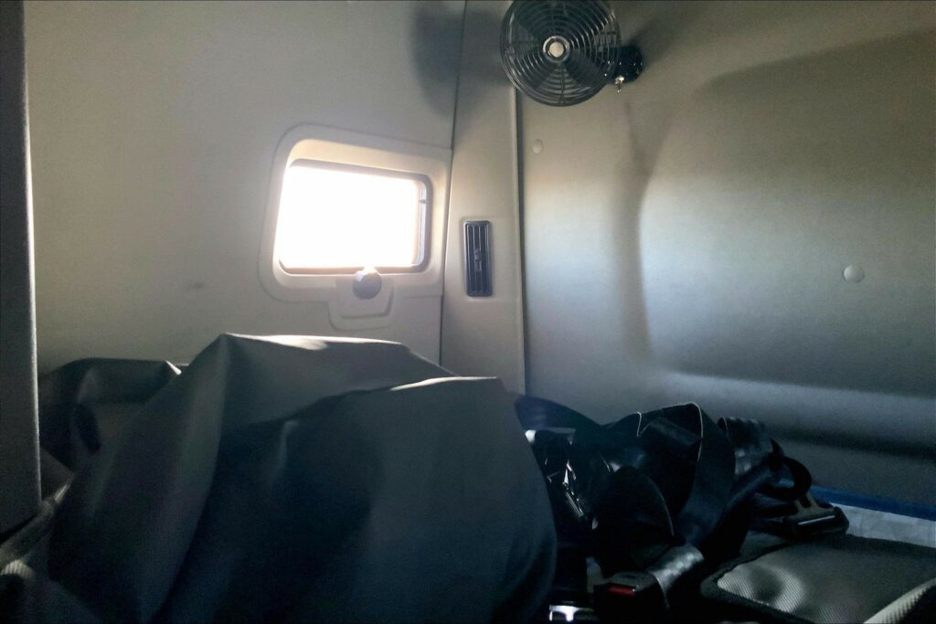 2022 CUM LT625 6×4 Sleeper