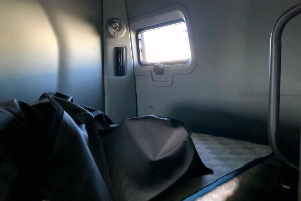 2022 CUM LT625 6×4 Sleeper