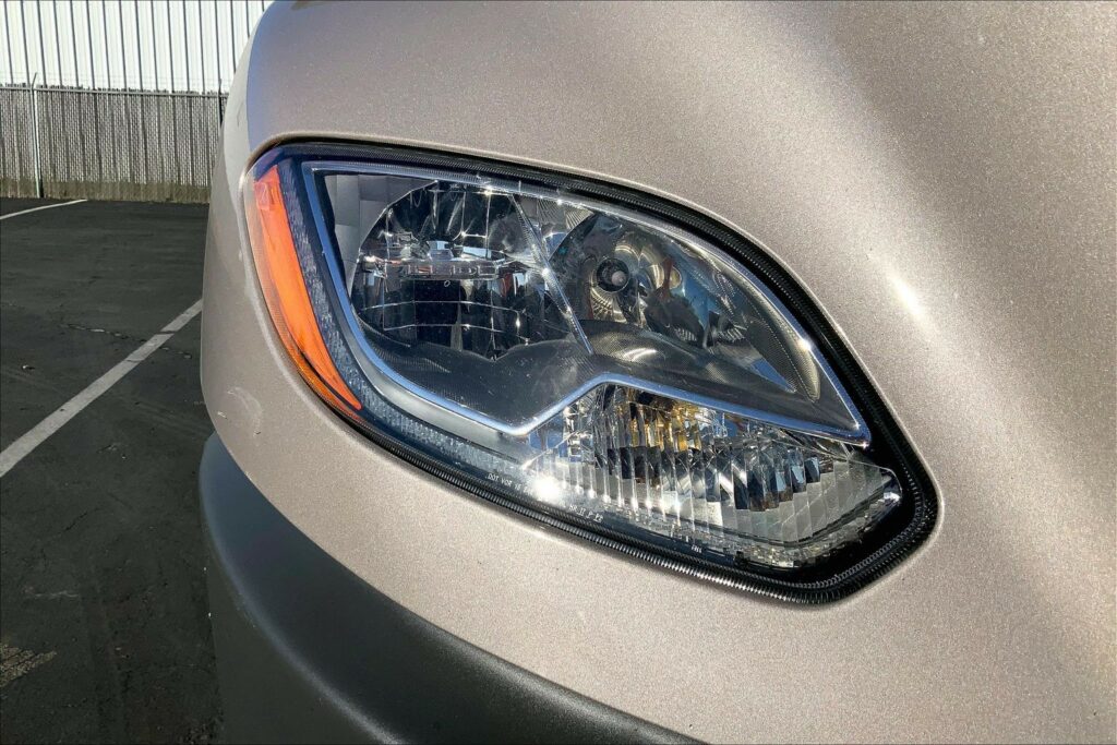 2022 CUM LT625 6×4 Sleeper