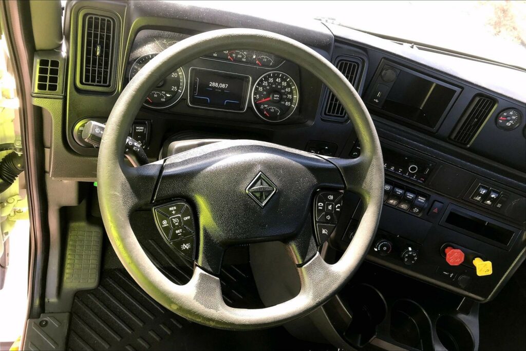 2021 CUM LT625 6×4 Day Cab