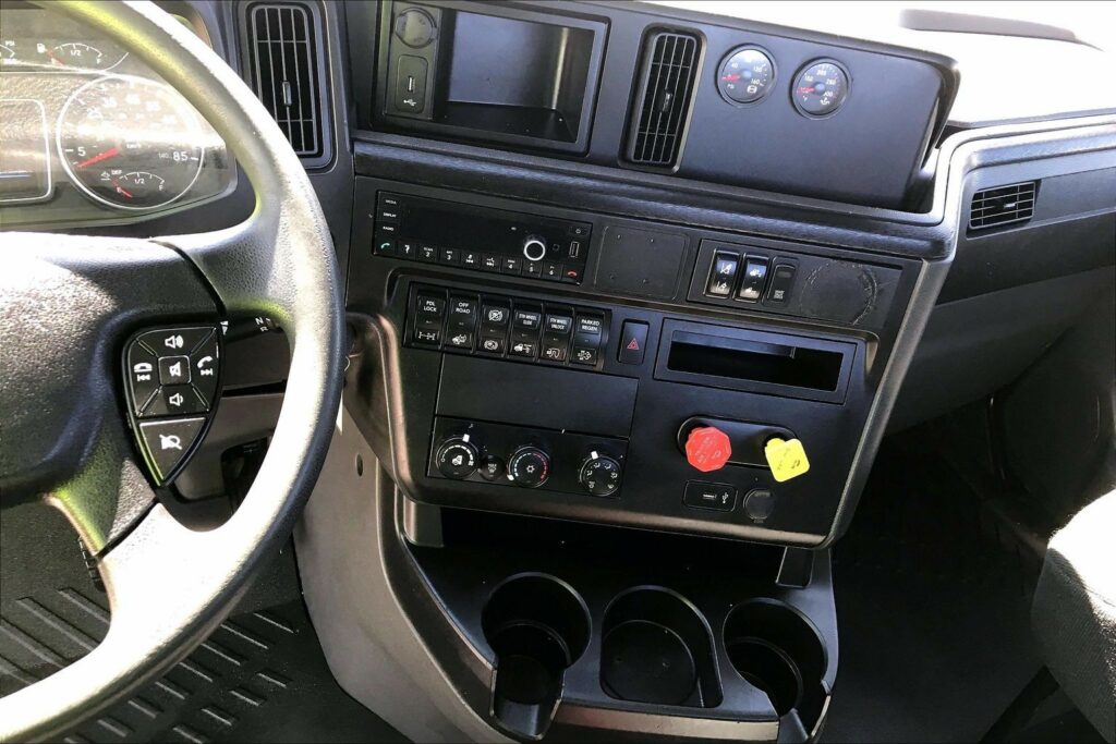 2021 CUM LT625 6×4 Day Cab