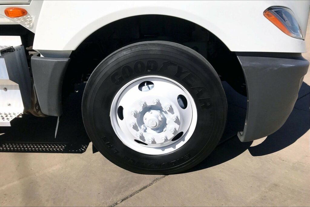 2021 CUM LT625 6×4 Day Cab