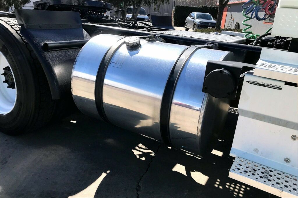 2021 CUM LT625 6×4 Day Cab