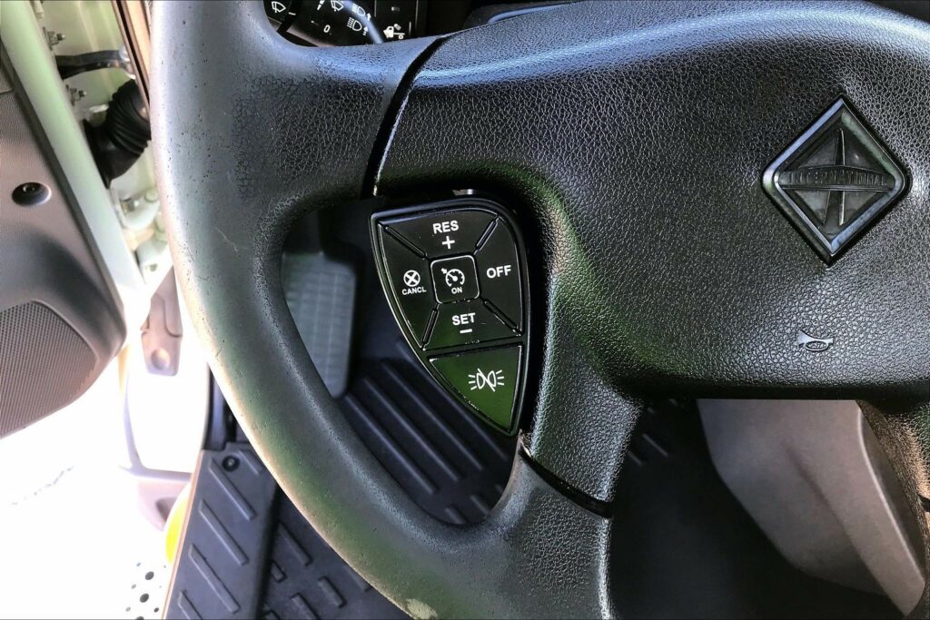 2021 CUM LT625 6×4 Day Cab