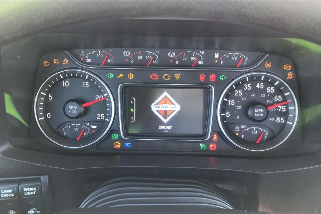 2021 CUM LT625 6×4 Day Cab