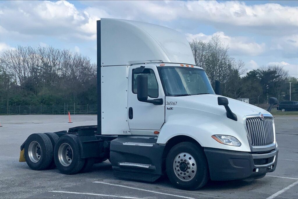 2022 CUM LT625 6×4 Day Cab