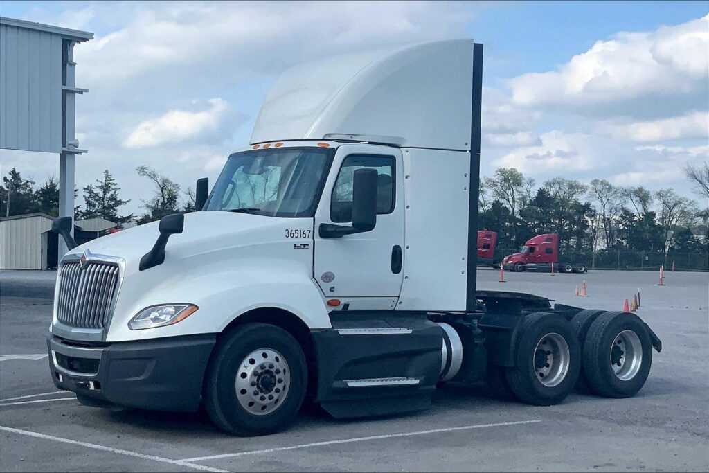 2022 CUM LT625 6×4 Day Cab