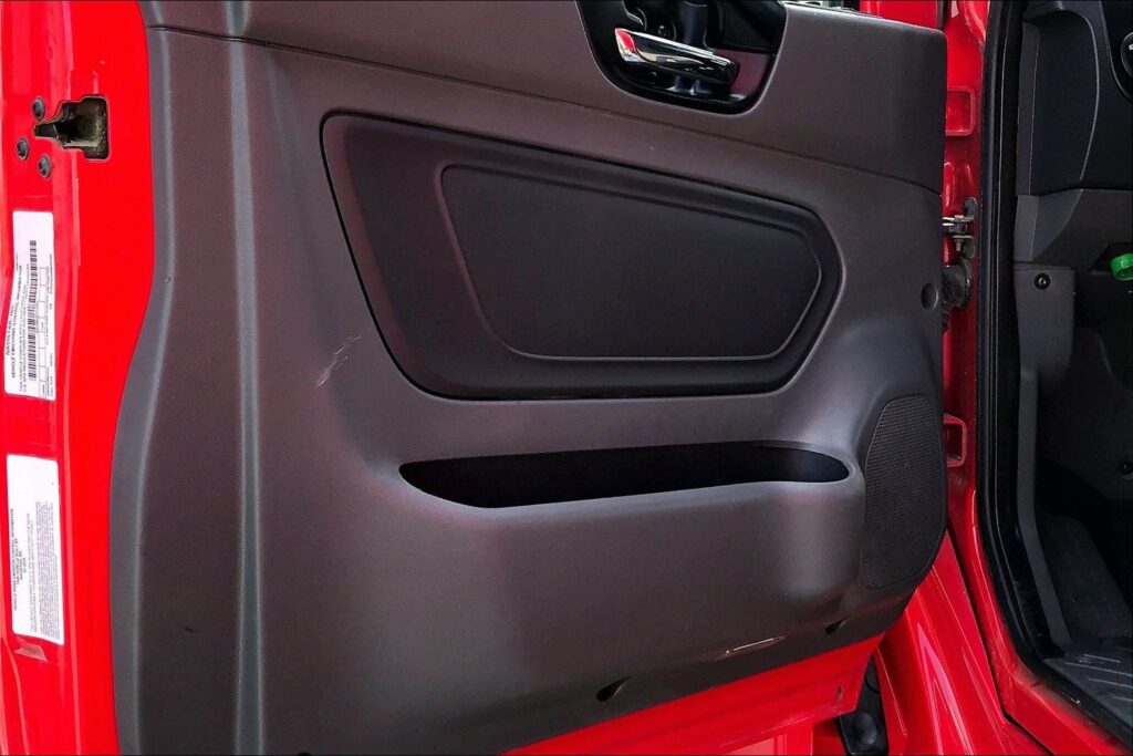 2021 CUM LT625 6×4 Sleeper