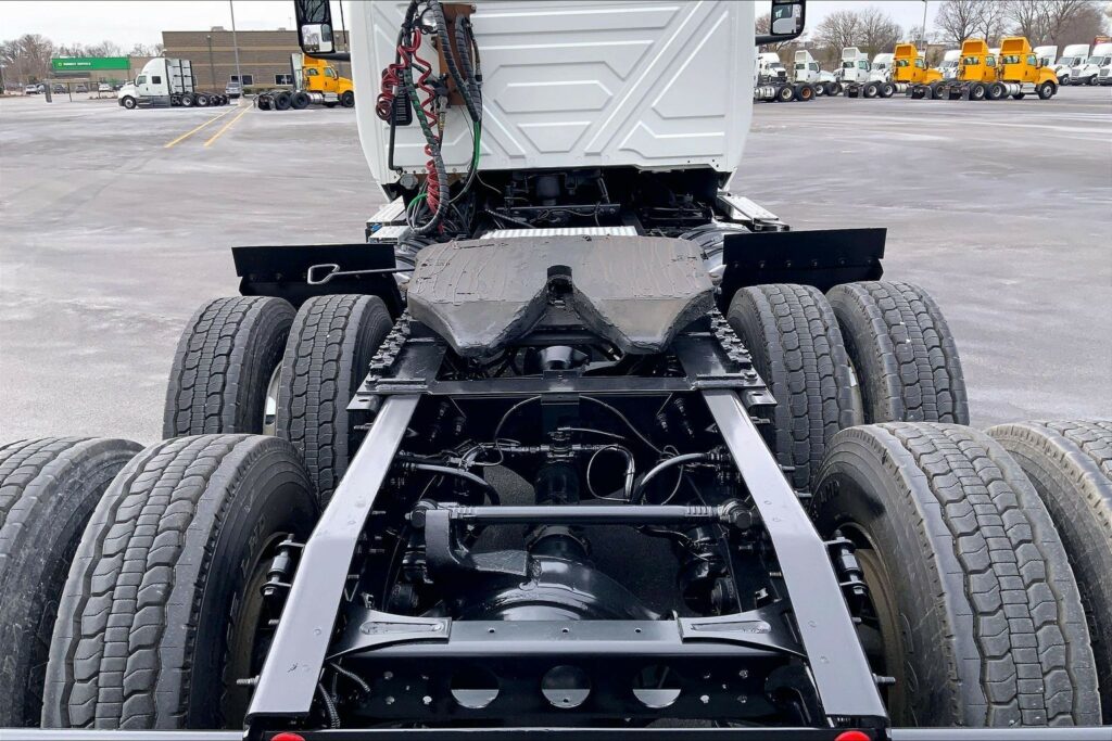 2021 CUM LT625 6×4 Day Cab