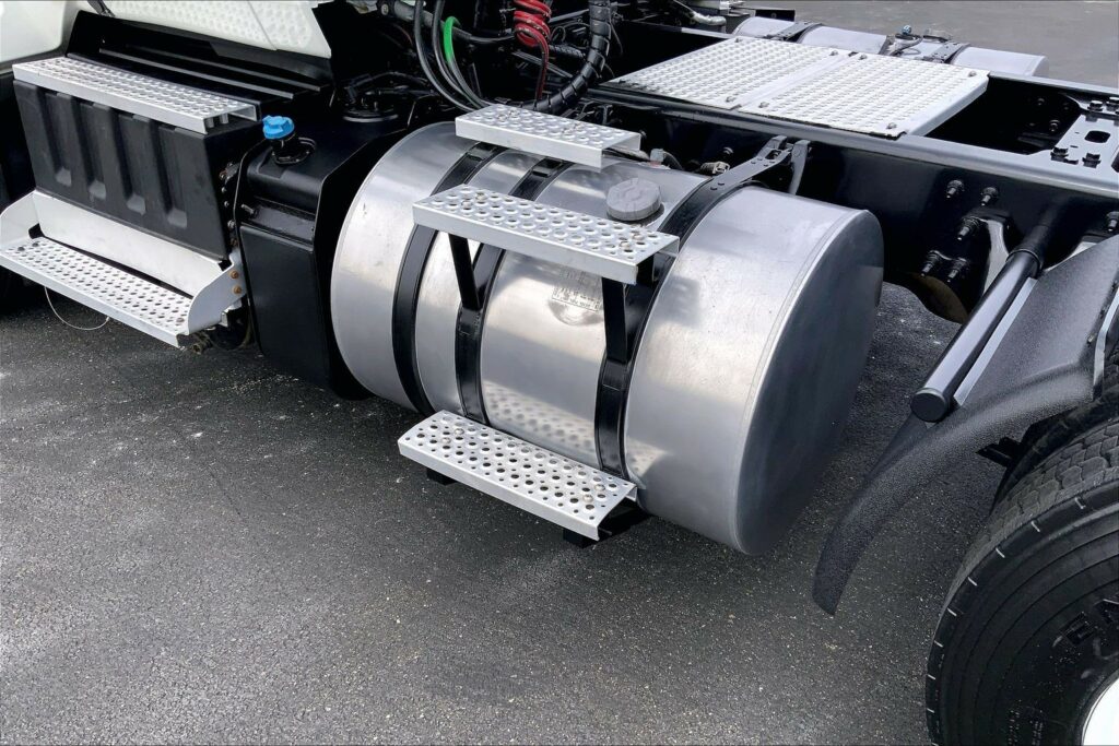 2021 CUM LT625 6×4 Day Cab