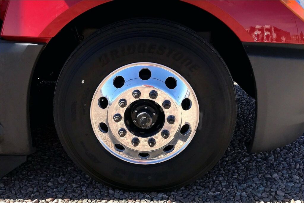 2023 CUM LT625 6X4 Sleeper