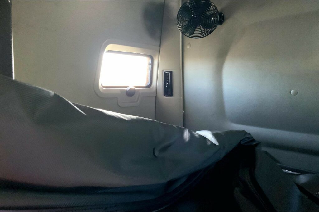 2022 CUM LT625 6×4 Sleeper