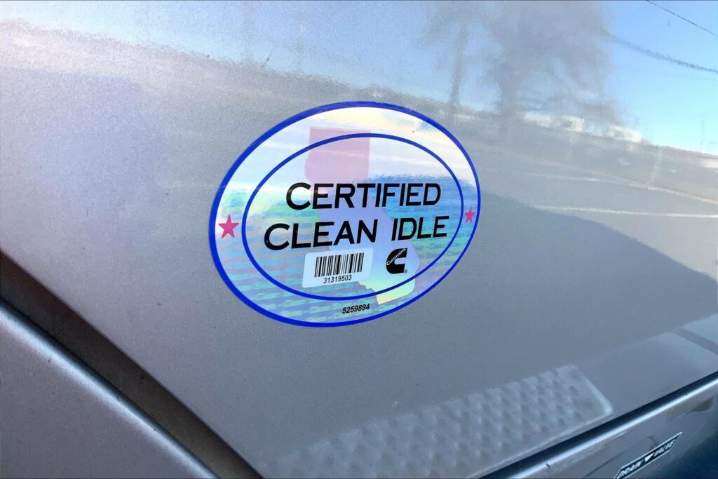 2022 CUM LT625 6×4 Sleeper