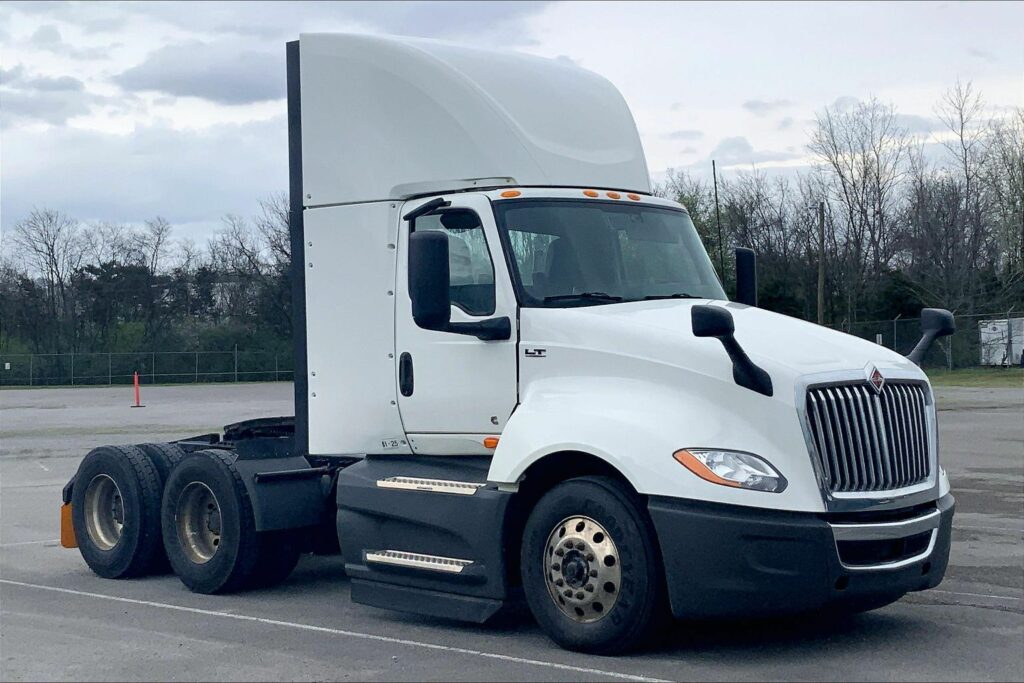 2021 CUM LT625 6×4 Day Cab