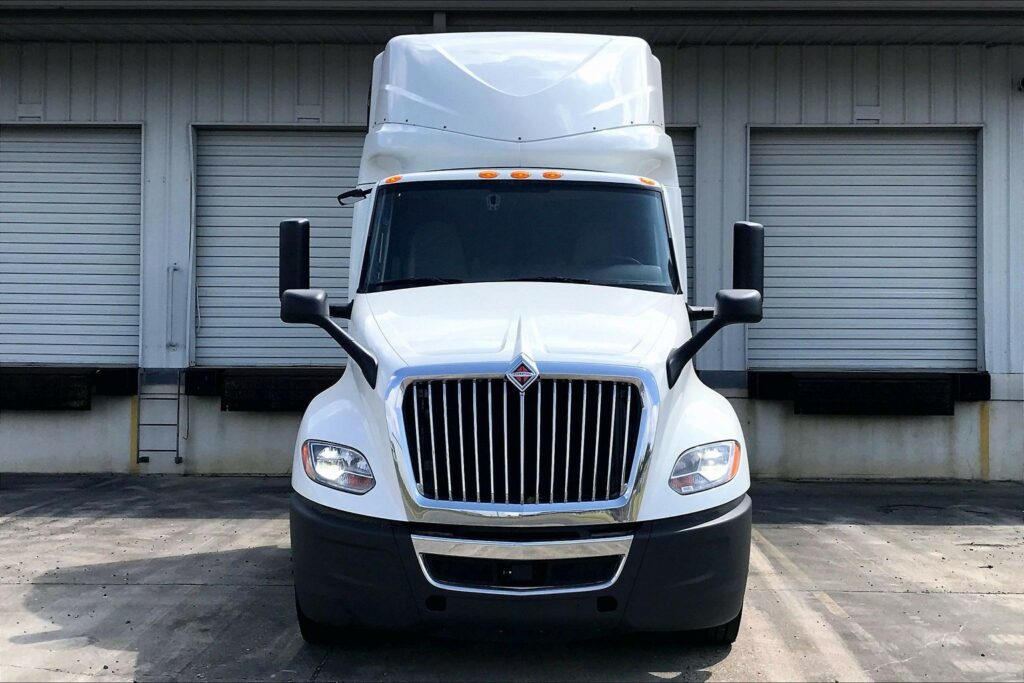 2023 INT LT625 6×4 Sleeper