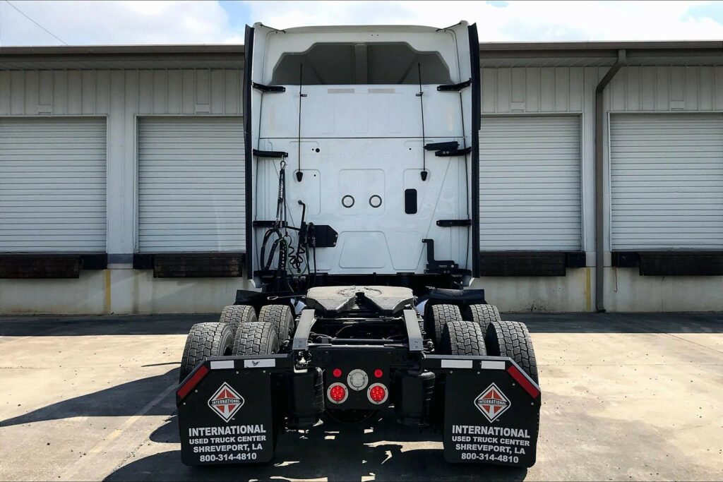 2023 INT LT625 6×4 Sleeper