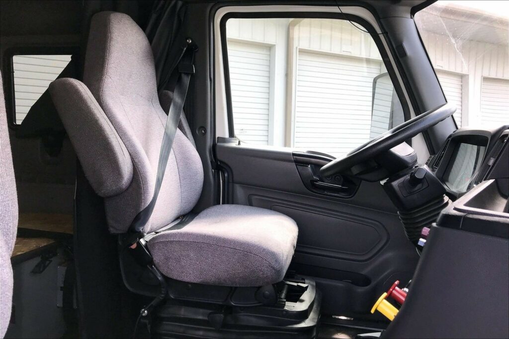 2023 INT LT625 6×4 Sleeper