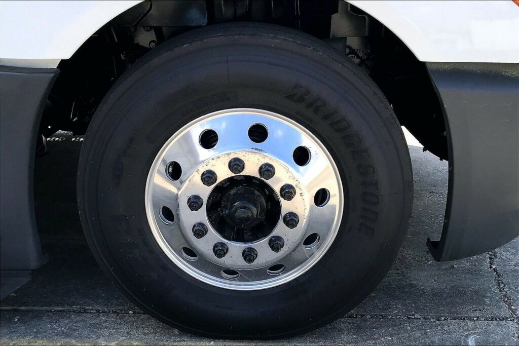 2023 INT LT625 6×4 Sleeper