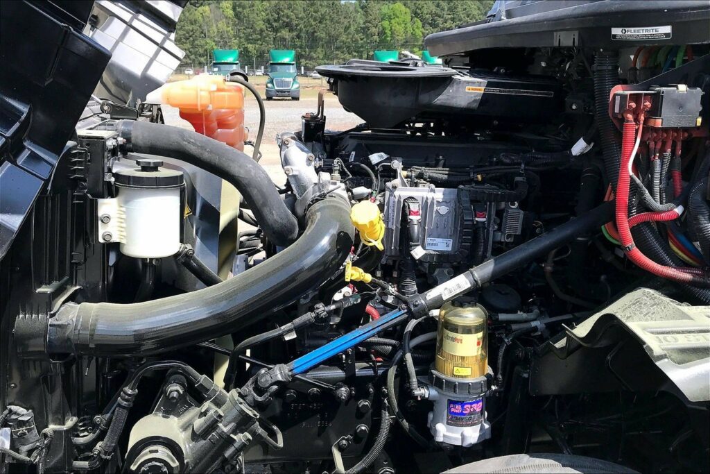 2023 INT LT625 6×4 Sleeper