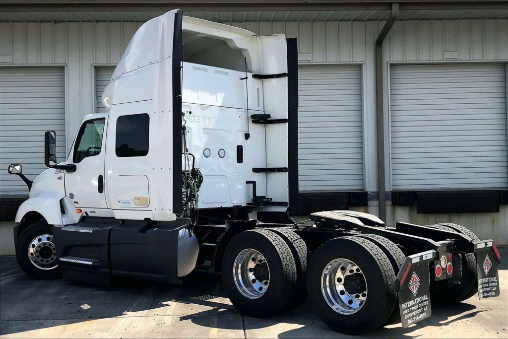 2023 INT LT625 6×4 Sleeper