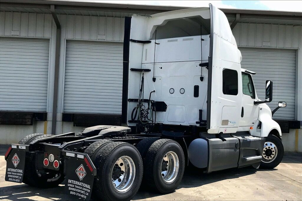 2023 INT LT625 6×4 Sleeper