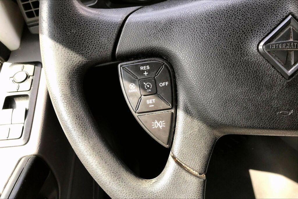 2023 INT LT625 6×4 Sleeper