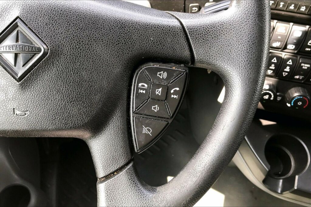 2023 INT LT625 6×4 Sleeper