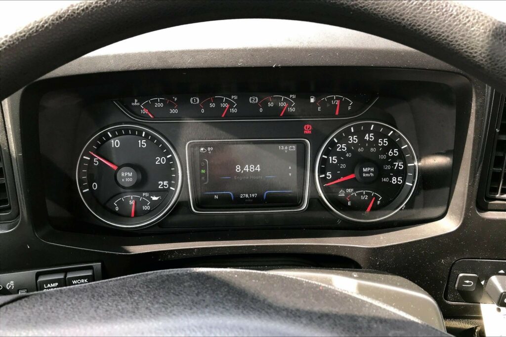 2023 INT LT625 6×4 Sleeper