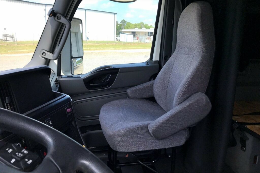 2023 INT LT625 6×4 Sleeper