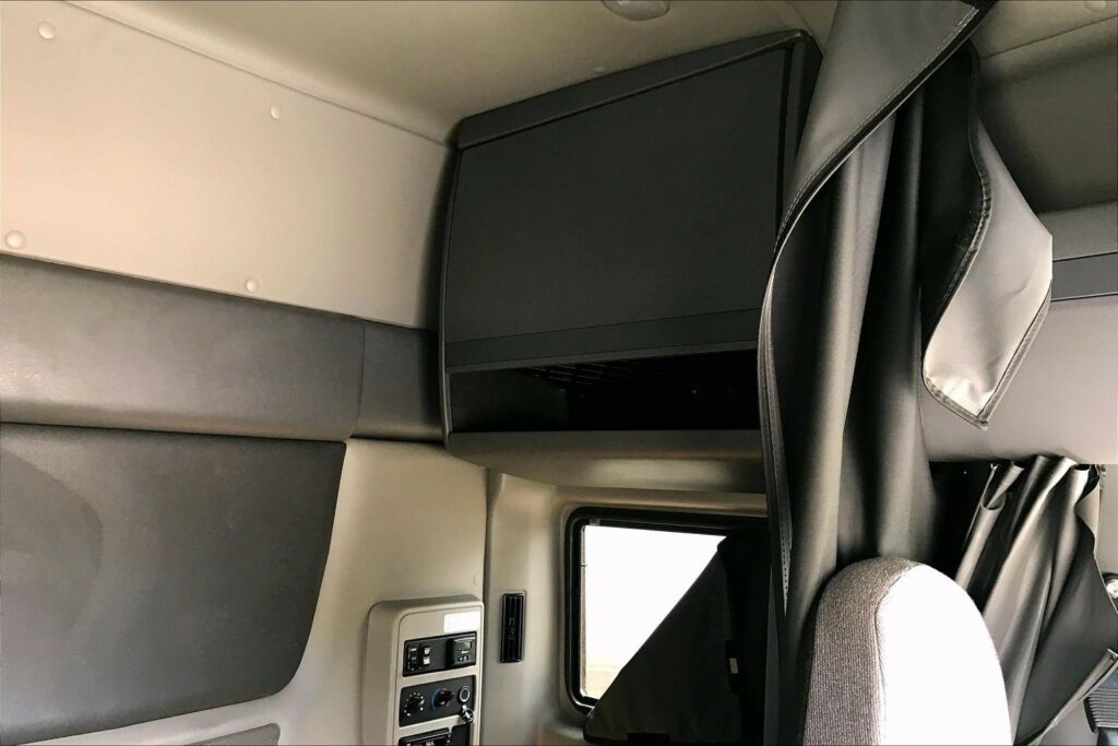 2023 INT LT625 6×4 Sleeper