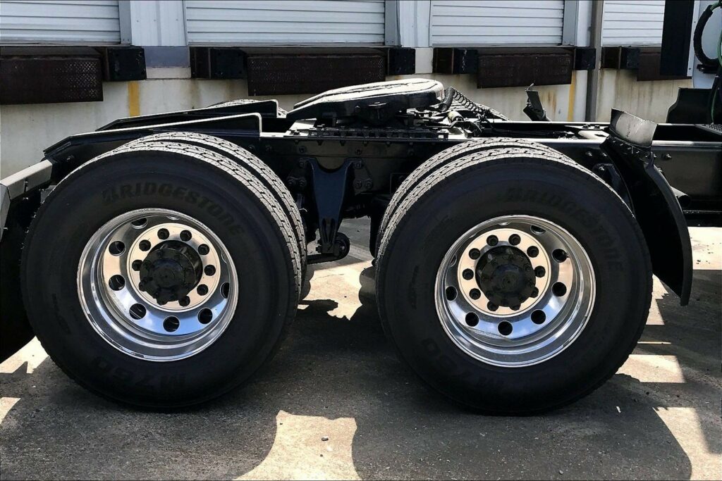 2023 INT LT625 6×4 Sleeper