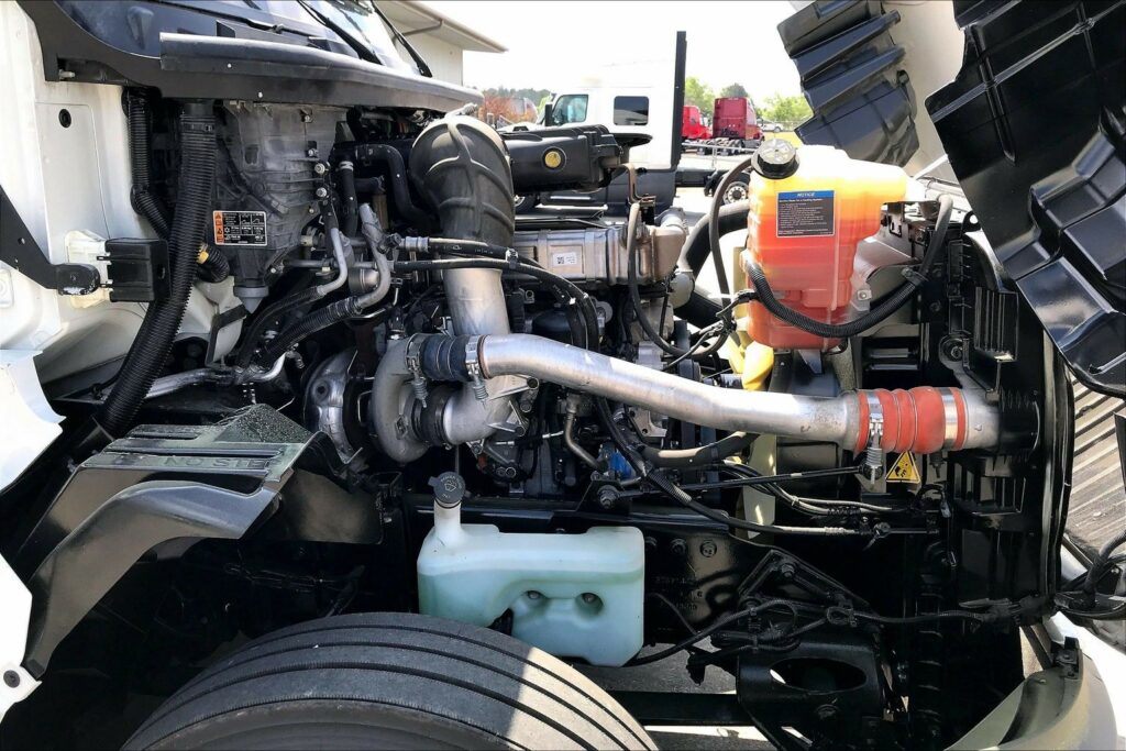 2023 INT LT625 6×4 Sleeper