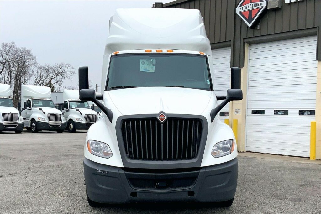 2021 INT LT625 6×4 Sleeper