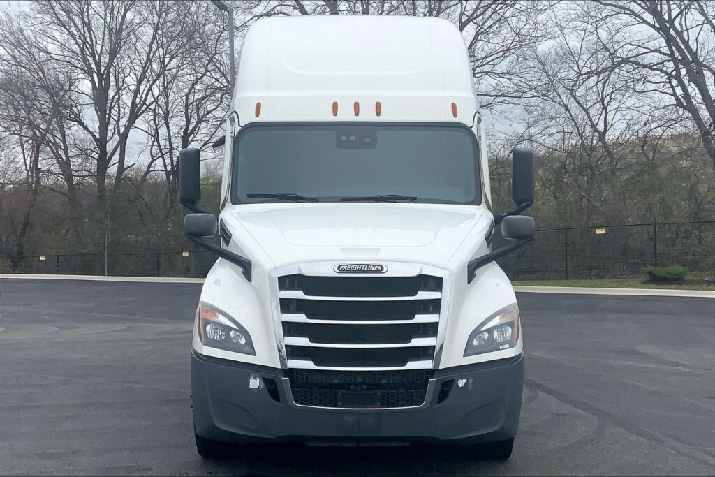 2021 FRG CASCADIA Sleeper
