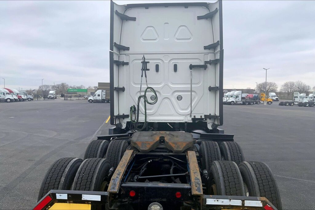 2021 FRG CASCADIA Sleeper