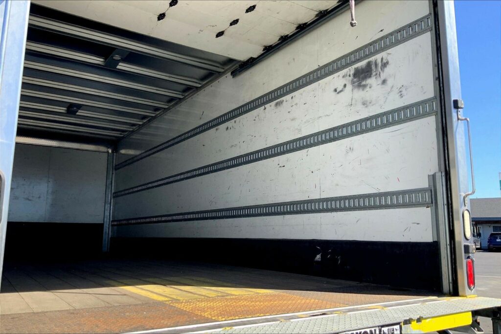 2021 CUM MV607 Medium Conventional