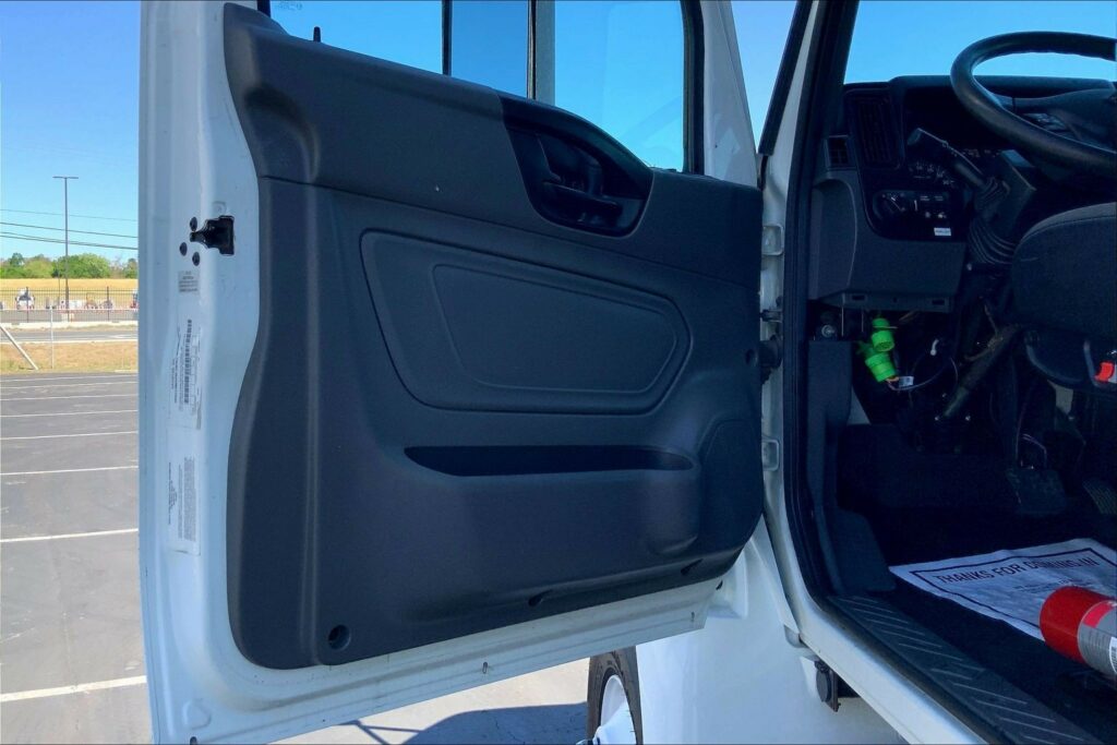 2021 CUM MV607 Medium Conventional