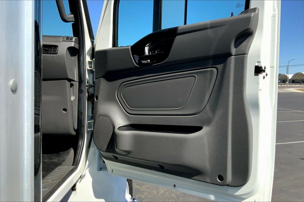 2021 CUM MV607 Medium Conventional