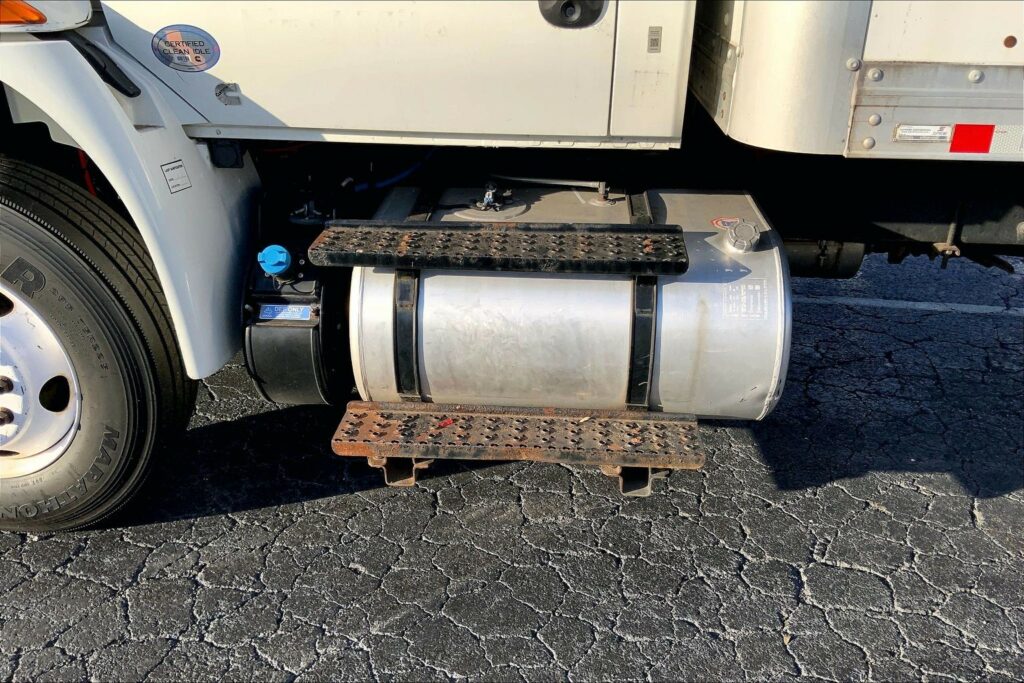 2021 CUM MV607 Medium Conventional