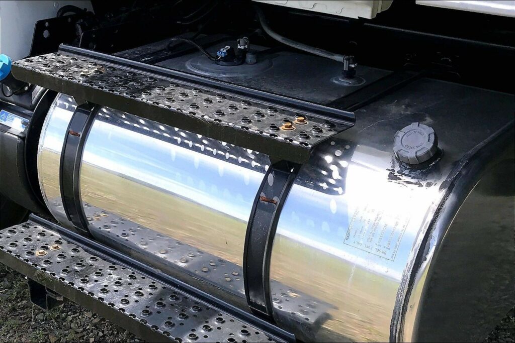 2021 CUM MV607 Medium Conventional