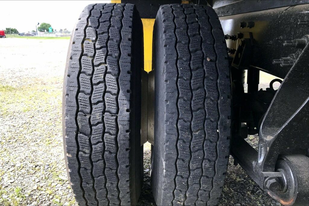 2021 CUM MV607 Medium Conventional