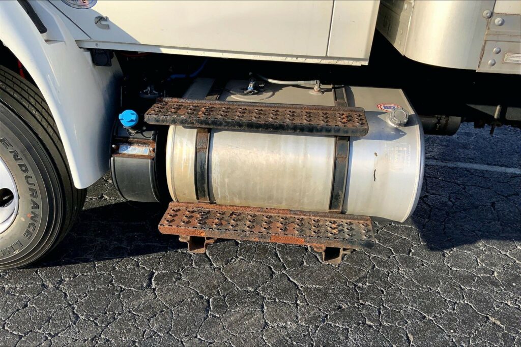 2021 CUM MV607 Medium Conventional