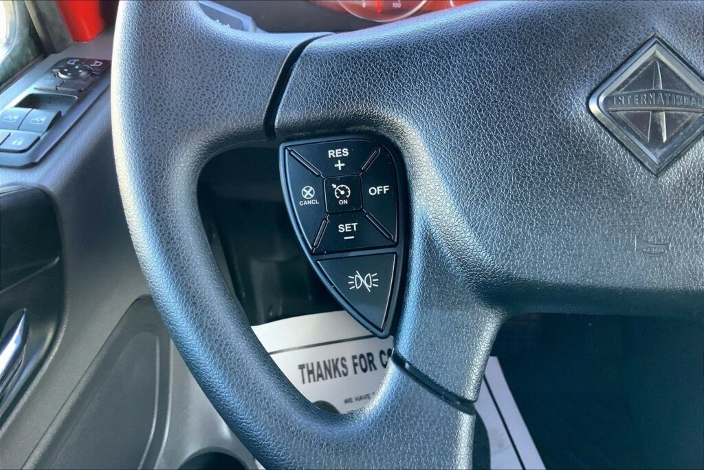 2023 CUM LT625 6X4 Sleeper