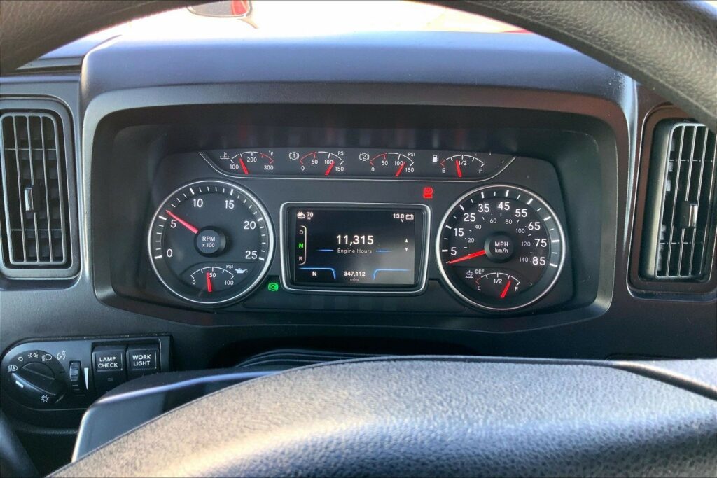 2023 CUM LT625 6X4 Sleeper