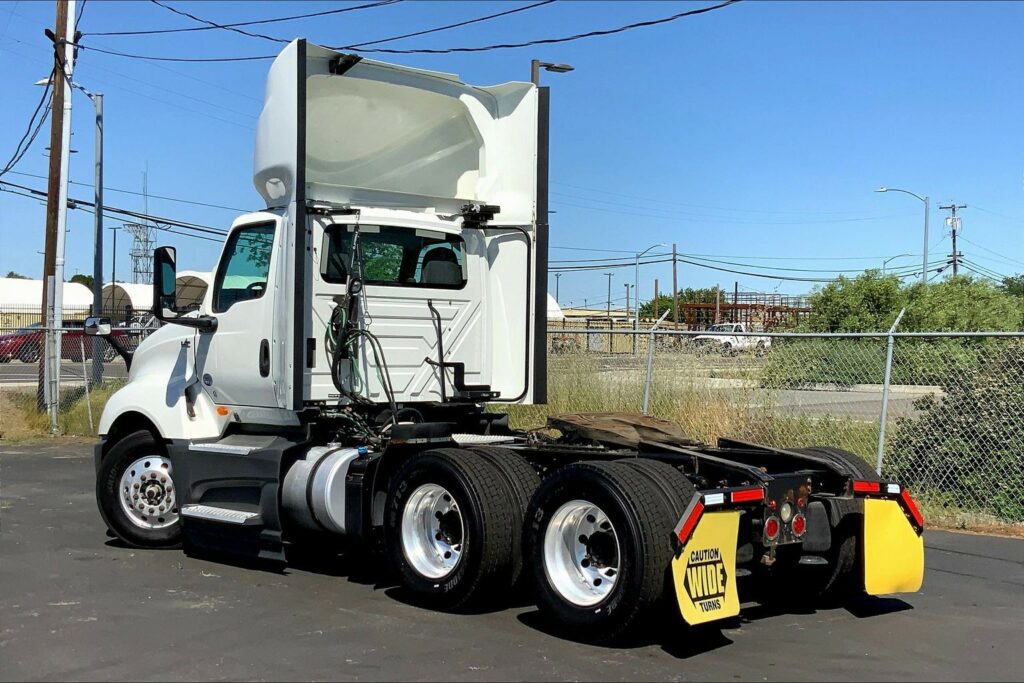 2020 CUM LT625 6×4 Day Cab