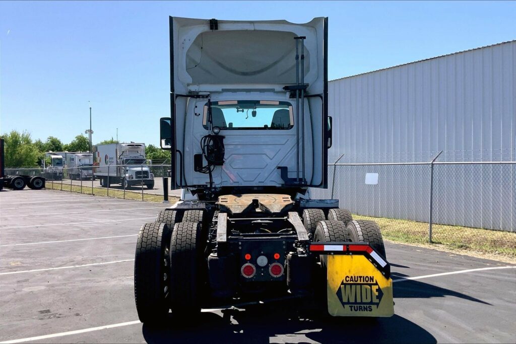 2020 CUM LT625 6×4 Day Cab