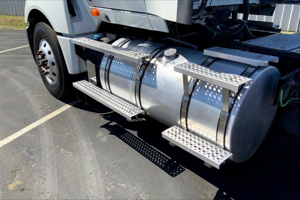 2020 CUM LT625 6×4 Day Cab